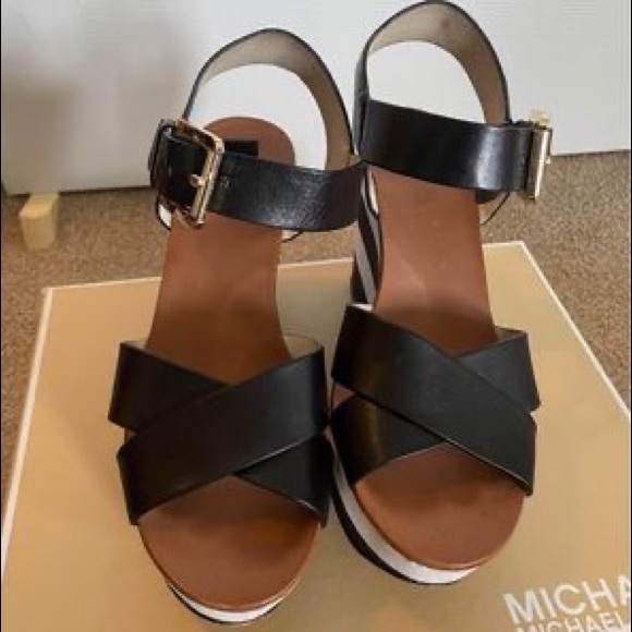 Michael Kors sandals - Picture 2 of 4